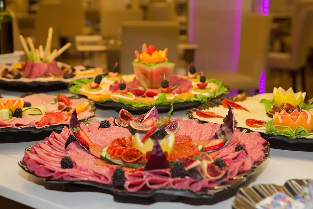 Hotel Luxor بلايا ذي بالما 4*,  إسبانيا